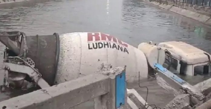 CEMENT TRUCK