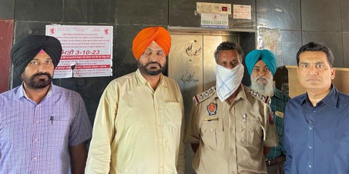 inspector-kewal-krishanl-arrested-talwara-hoshiarpur-by-vigilanvce