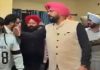 ਅਜਨਾਲਾ ਰੋਡ ਤੇ ਵਾਪਰੇ ਸੜਕ ਹਾਦਸੇ ਨੂੰ ਦੇਖ ਰੁੱਕੇ ਮੰਤਰੀ ਕੁਲਦੀਪ ਧਾਲੀਵਾਲ, ਬਚਾਈ ਲੋਕਾਂ ਦੀ ਜਾਨ
