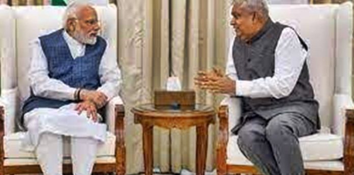 pm and dhandhar