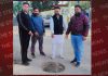 बाजवा पैट्रोल पंप के साथ वाली गली में टूटे गट्टर के ढंढन से लोग हो रहे हादसे का शिकारः जावेद खान