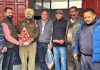 नवयुग सेवा सोसायटी ने थाना प्रभारी मुकेरियां प्रमोद का पुष्पगुच्छ भेंट कर किया स्वागत