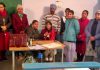 प्राइमरी हेल्थ सेंटर चकोवाल की टीम ने सरकारी स्कूल अज्जोवाल के विद्यार्थियों का किया चेकअप