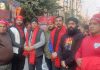 गुलमोहर पार्क, बहादुरपुर में 25 ज्योतों वाली चौंकी में पूर्व पार्षद सुदर्शन धीर हुए नतमस्तक