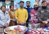 राम मंदिर की प्राण प्रतिष्ठा के उपलक्ष्य में हेयर व ब्यूटी जोन सैलून ने लगाया लंगर