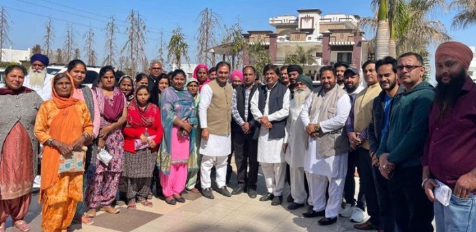 raj-kumar-chabbewal-hoshiarpur-welcomes-by-jimpa-mayor-hoshiarpur