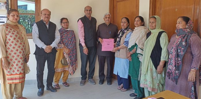 tikshan sood