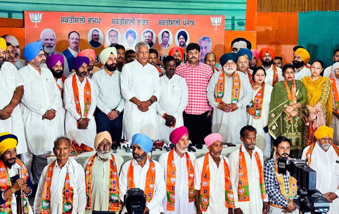 2034-4-18 -- 1 -- BJP Joining -- Sunil Jakhar -- Pb BJP Office