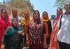 झनिककर में लोगों ने फिर आधा घंटा तक घेरे रखे एनएच 3 निर्माण कंपनी के अधिकारी