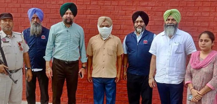 Bureau nabs Head