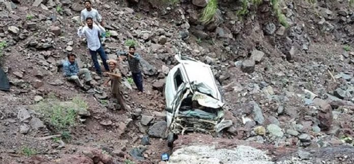 car fell in jammu