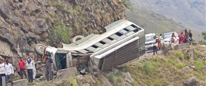 shimla hrtc bus fell down