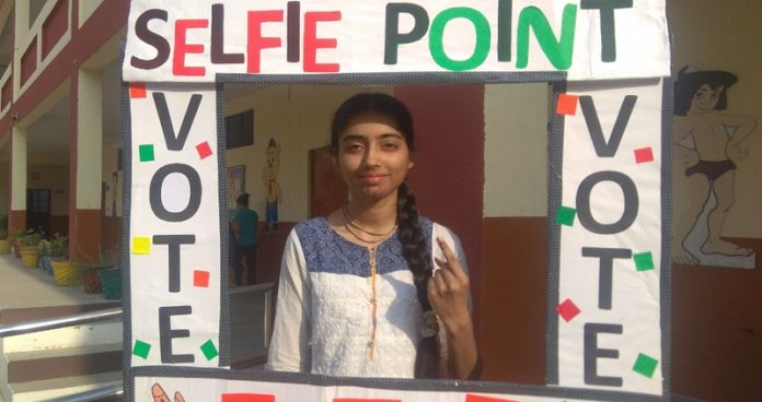 yashika-saharan-vote-first-time-hoshiarpur