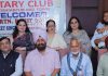 रोटेरियन अवतार सिंह के सिर पर सजा रोटरी मिड टाऊन का ताज