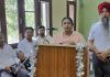 जिला शिक्षा अधिकारी ने सरकारी स्कूलों में प्रवेश बढ़ाने के लिए की बैठक