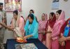महिलाओं ने पुलिस कर्मियों को राखी बांध मनाया रक्षा पर्व