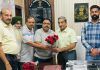 नंबरदार युनियन तहसील की ओर से नवनियुक्त एसडीएम संजीव शर्मा का फूलों का गुलदस्ता देकर किया स्वागत