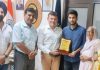 यूपीएससी सीएपीएफ परीक्षा में 43वां रैंक हासिल करने वाले आशीष को एडीसी चाबा ने किया सम्मानित