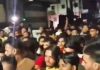 पंडाल में गणेश जी की मूर्ति ले जा रहे श्रद्धालुओं पर पथराव, स्थिति तनावपूर्व, पुलिस को करना पड़ा लाठीचार्ज