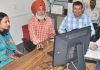 जिला निर्वाचन अधिकारी की अध्यक्षता में हुई पोलिंग स्टाफ की पहली रैंडेमाइजेशन