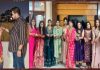 चांद को देखकर और अपने चांद का दीदार कर महिलाओं ने खोला व्रत