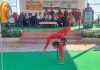 टौणी देवी में विश्व छात्र दिवस पर रबर डॉल निधि डोगरा की प्रस्तुति के साथ एनएसएस शिविर का शुभारंभ