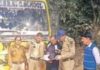 ओवर लोडिंग को लेकर सुजानपुर पुलिस ने काटे 8 निजी स्कूल बसों के चालान