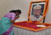 PRESIDENT OF INDIA PAYS FLORAL TRIBUTES TO R. VENKATARAMAN ON HIS BIRTH ANNIVERSARY
