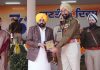ਪੁਲਿਸ ਮੁਲਾਜ਼ਮਾਂ ਨੂੰ ਰਕਸ਼ਕ ਪਦਕ ਅਤੇ ਮੁੱਖ ਮੰਤਰੀ ਮੈਡਲ ਨਾਲ ਕੀਤਾ ਸਨਮਾਨਿਤ