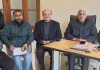 हठधर्मी छोड़कर सरकार व नगर निगम सीवरेज सफाई कर्मीयों की मांगे मानकर हड़ताल खुलवाये: तीक्ष्ण सूद