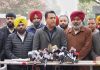 चंडीगढ़ चीफ सेक्रेटरी मुद्दे पर ‘आप’ प्रतिनिधिमंडल ने राज्यपाल से की मुलाकात, कहा-पंजाब के साथ सौतेला व्यवहार कर रहा केंद्र