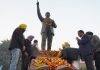 ‘ਆਪ’ ਆਗੂਆਂ ਨੇ ਡਾ. ਅੰਬੇਡਕਰ ਦੀ ਤੋੜ-ਫੋੜ ਕੀਤੀ ਗਈ ਮੂਰਤੀ ਤੇ ਹਾਰ ਪਾ ਕੇ ਸ਼ਰਧਾ ਦੇ ਫੁੱਲ ਕੀਤੇ ਭੇਟ