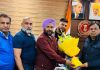 ਕਬੱਡੀ ਚੈਂਪੀਅਨਸ਼ਿਪ ਵਿੱਚ ਸ਼ਾਮਿਲ ਹੋਣ ਲਈ ਡਿਪਟੀ ਕਮਿਸ਼ਨਰ ਨੂੰ ਕਲੱਬ ਮੈਂਬਰਾਂ ਨੇ ਦਿੱਤਾ ਸੱਦਾ ਪੱਤਰ