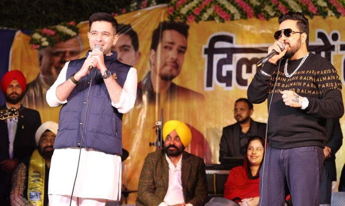 mp-raghav-chadha-singer-mika-singh-at-delhi-election-2025