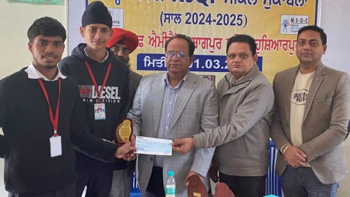 naru-nangal-school-hoshiarpur-gurinder-won-third-prize-working-model-printer