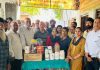 धनवंतरी वैद्य मंडल द्वारा रघुनाथ मंदिर में चलाई जा डिस्पेंसरी को दवाईयां की गई भेंट