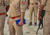 रेड करने गई पुलिस पर हमला, 4 पुलिसकर्मी घायल