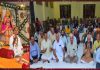 पूछें गुरुदेव सुमन लाए रघुराई… भजन सुनकर मंत्रमुग्ध हुए श्रद्धालु