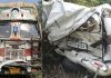 तेज रफतार ट्रक ने कार को मारी भीषण टक्कर, 5 की मौत, 8 घायल