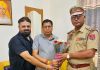 सुदर्शन धीर ने स्वर्णकार संघ वन की तरफ से एसएचओ हरीश कुमार का किया सम्मान