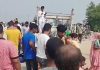 बिहार में सवारियों से भरी मालवाहक गाड़ी पलटी, 5 की मौत, 15 घायल