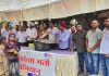 भारतीय जीवन बीमा निगम के अधिकारियों व स्टाफ ने लगाई छबील