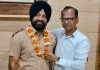 राकेश भार्गव ने एसडीओ सतनाम सिंह को किया सम्मानित