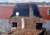 समीरपुर में 2 घरों की दीवारें गिरी, पंचायत प्रधान ठाकुर चंद्रमोहन सिंह ने लिया जायजा