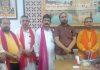 आरती देवा जी ने श्री दुर्ग्याणा तीर्थ में टेका माथा