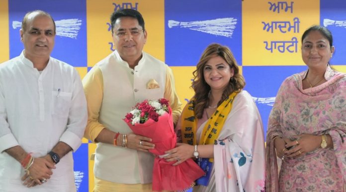 pooja joins aap