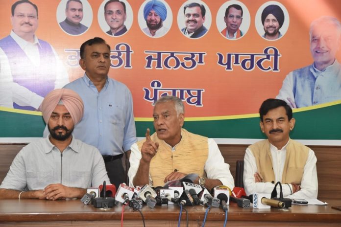 2025-8-3 --1 -- Sunil Jakhar Press Conference - Vineet Joshi
