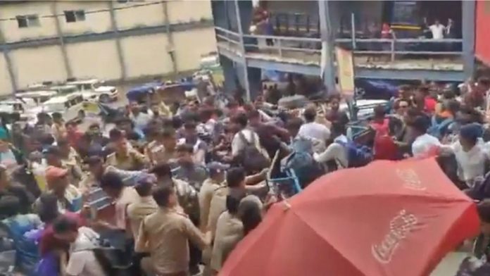 kedarnath lathicharge