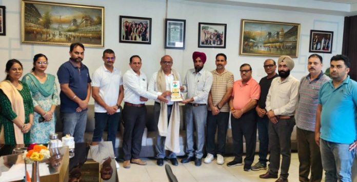 principal amandeep honoured