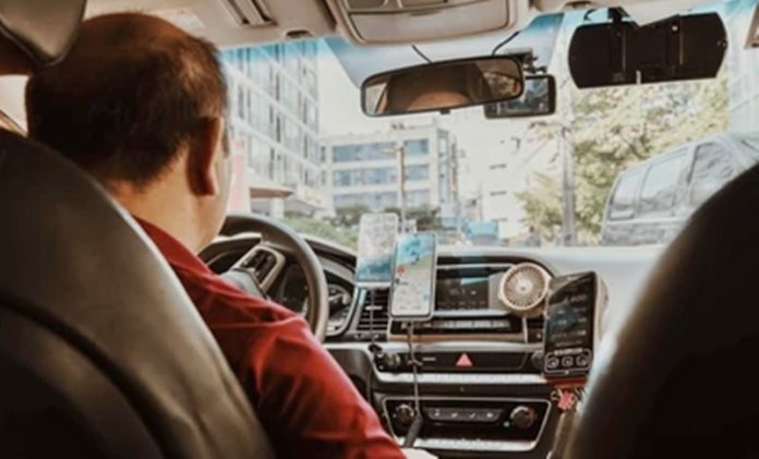 CAB DRIVER MISBEHAVE WOMEN
